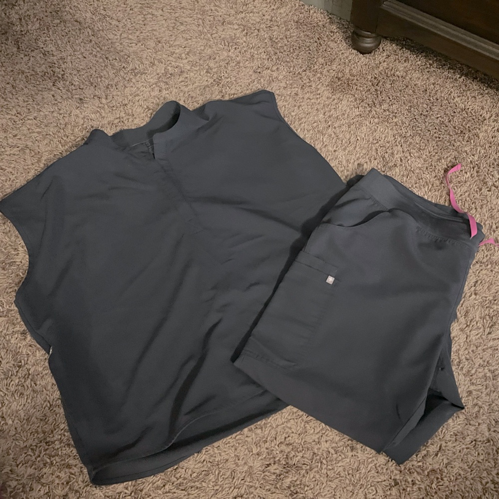 FIGS XXL scrub set